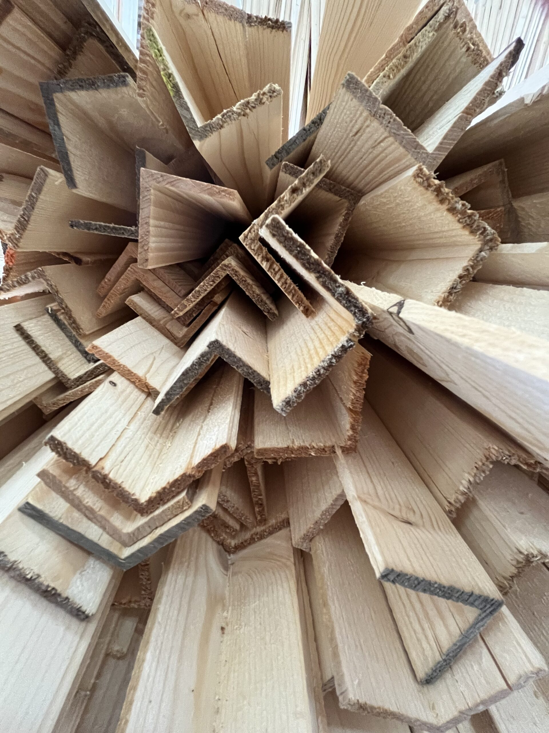 Drewniane listwy i elementy wykończeniowe w praktyce