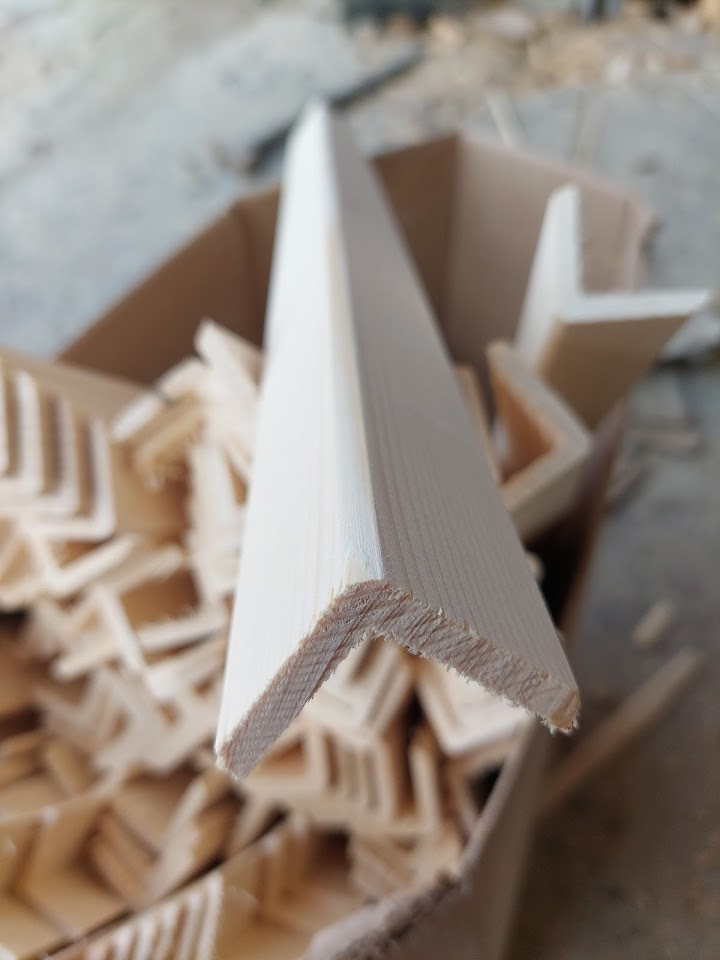 Listwy drewniane, heblowane, wykończeniowe z drewna świerkowego - DrewnoBalcer